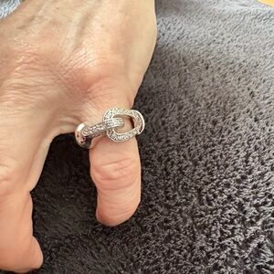 925 Silver “Hook & Eye Ring”
Beautiful with Strength
A very famous Style.
